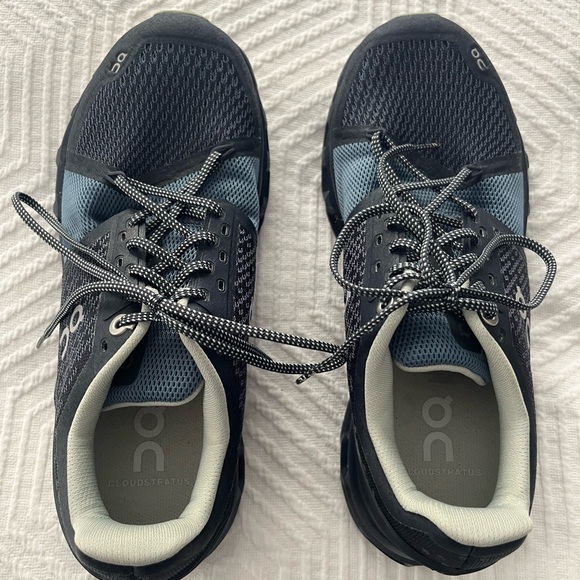 ON Running Cloudstratus size 7.5 - Barely Worn - Picture 3 of 4